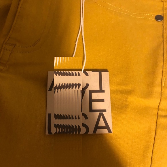 NWT - Mustard Color Women’s Skinny Jeggings - Picture 4 of 9